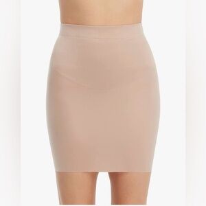 SPANX Half Slip - Breathable Body Shapewear - Medium Compression